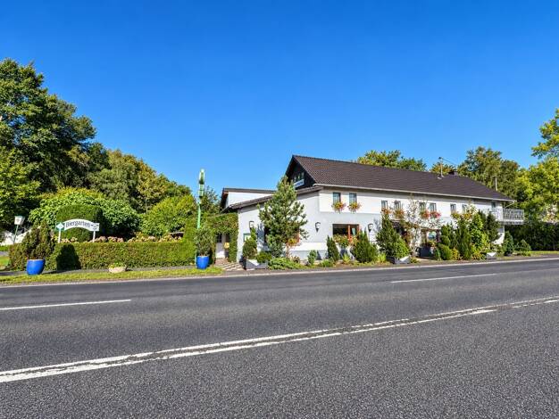 Bürogebäude zum Kauf als Kapitalanlage geeignet 695.000 € 3 Zimmer 362,1 m² 6.300 m² Grundstück Stockhausen Windhagen 53578