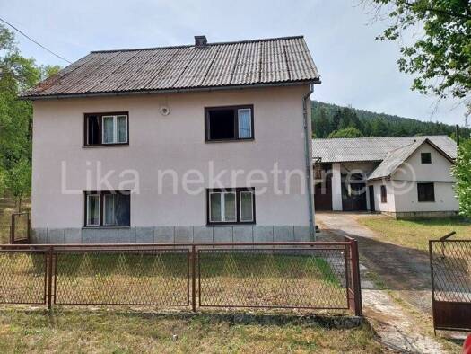 Haus zum Kauf 97.000 € 8 Zimmer 300 m² Vrhovine