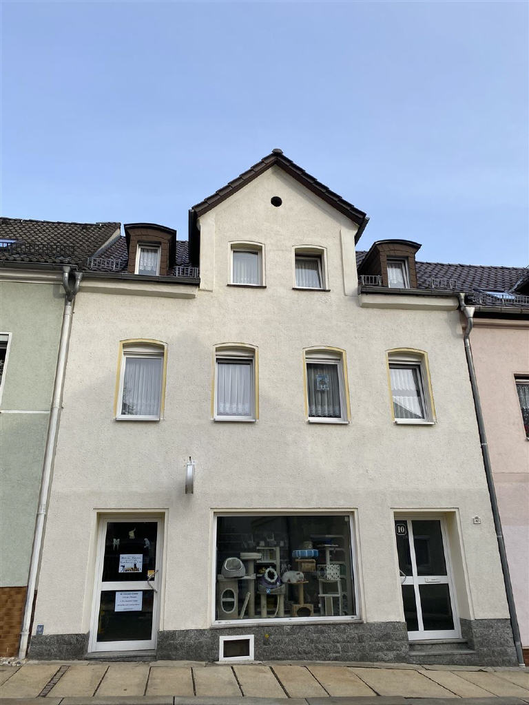 Reihenmittelhaus zum Kauf 139.000 € 9 Zimmer 230 m²<br/>Wohnfläche 360 m²<br/>Grundstück Werdau Werdau 08412