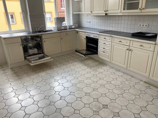 Wohnung zur Miete 1.050 € 6 Zimmer 220 m² 3 Geschosse frei ab 01.01.2027 Stendal Stendal 39576