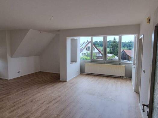 Wohnung zur Miete 850 € 4 Zimmer 94,7 m² 2. Geschoss frei ab sofort Raiffeisenstraße 1 Emersacker 86494
