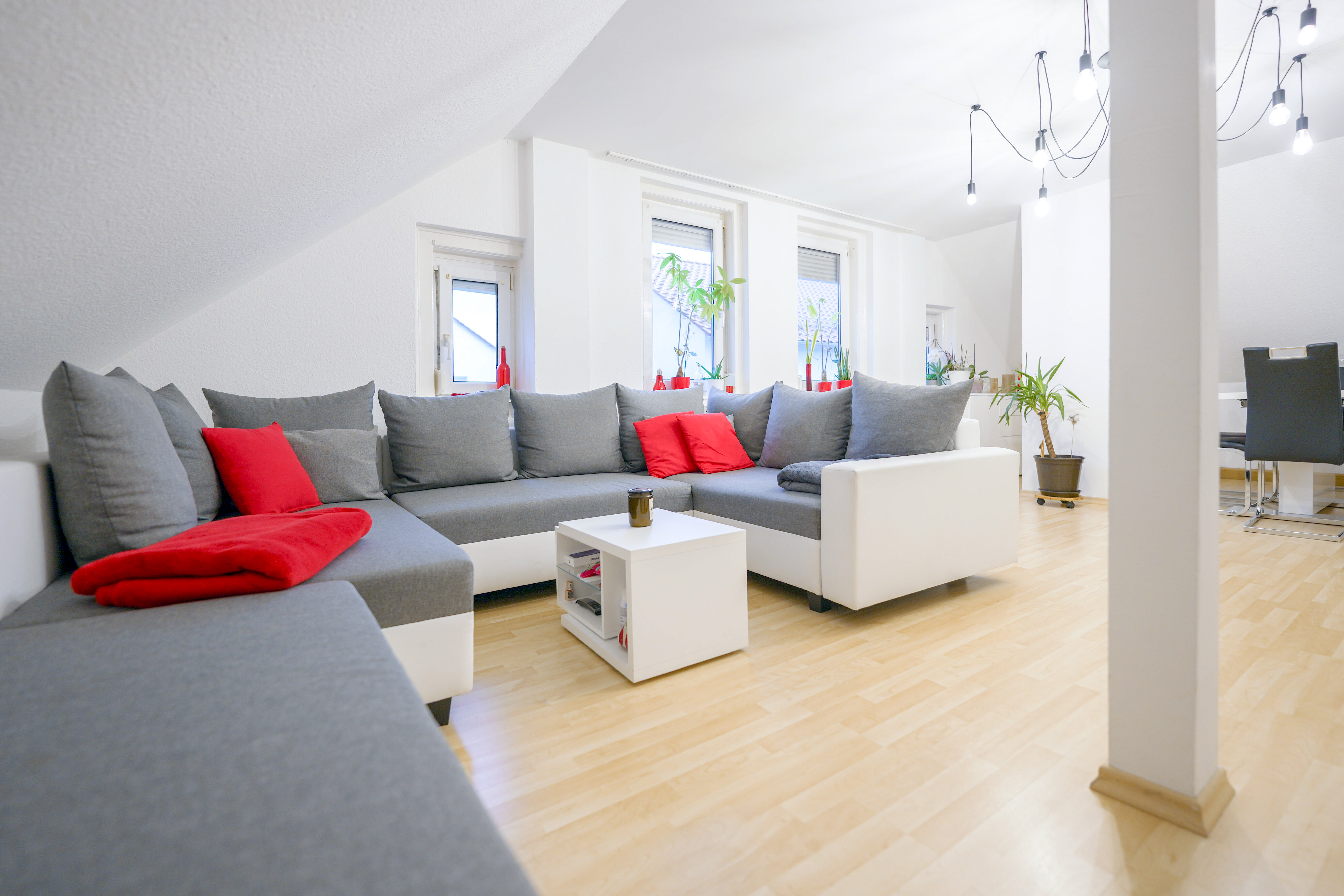 Wohnung zur Miete 690 € 3 Zimmer 96 m²<br/>Wohnfläche 01.11.2024<br/>Verfügbarkeit Neustadt Neustadt bei Coburg 96465