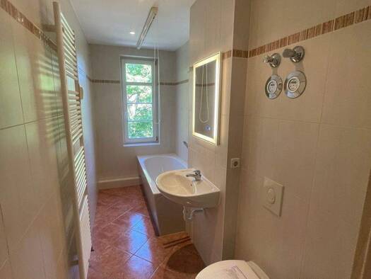 Wohnung zur Miete 300 € 2 Zimmer 53,8 m² 2. Geschoss frei ab sofort Carl-von-Ossietzki-Str. 42b we 17 Lutherviertel Chemnitz 09126