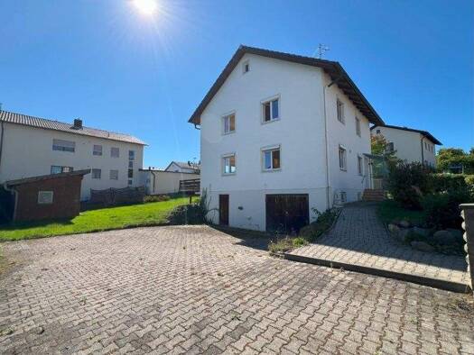 Mehrfamilienhaus zum Kauf 285.000 € 5 Zimmer 121,3 m² 597 m² Grundstück frei ab sofort Marienstraße 4 Pleiskirchen 84568