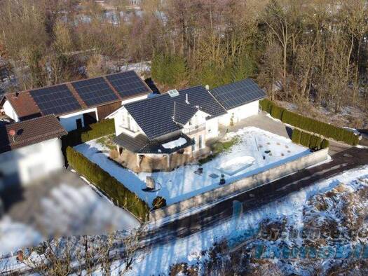 Einfamilienhaus zum Kauf 725.000 € 7 Zimmer 199,2 m² 2.856 m² Grundstück Steinfürth Stephansposching 94569