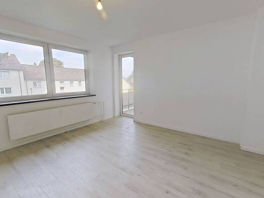 Wohnung zur Miete 450 € 3 Zimmer 67,3 m² 1. Geschoss frei ab sofort Waldstraße 33 Lügde Lügde 32676