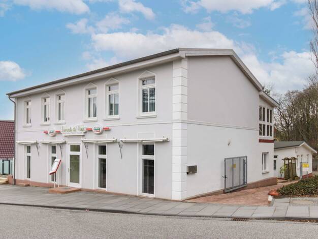 Haus zum Kauf 11 Zimmer 445,3 m² 822,3 m² Grundstück Bergen Bergen auf Rügen 18528