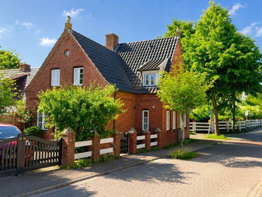 Stadthaus zum Kauf 4 Zimmer 130 m² 195 m² Grundstück Wyk auf Föhr 25938