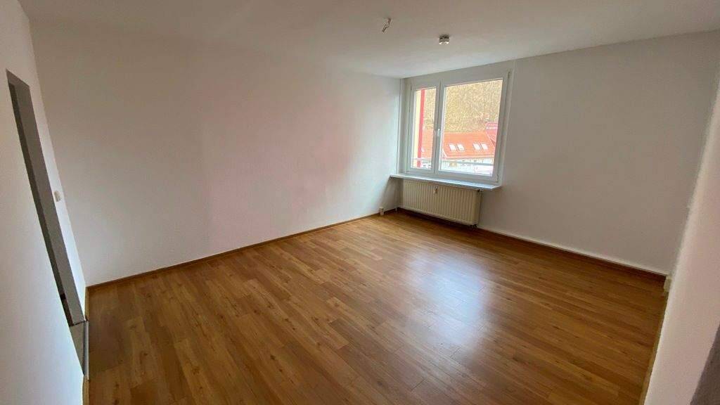 Wohnung zur Miete 429 € 2 Zimmer 54,3 m² 4. Geschoss Friedrich-König-Straße 11 Suhl 98527