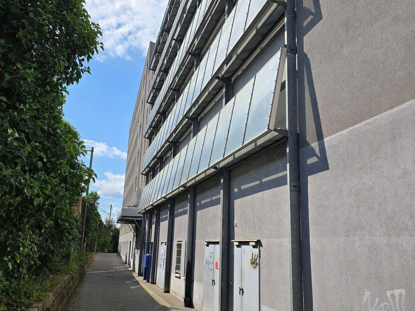 1 Zimmer mit Balkon und Tiefgaragenstellplatz – Gottfriedstraße 24, 90478 Nürnberg – Vorschaubild 3