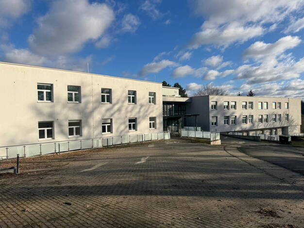 Mehrfamilienhaus zum Kauf provisionsfrei 146 Zimmer 7.645 m² 10.000 m² Grundstück Bad Salzhausen Nidda-Bad Salzhausen 63667