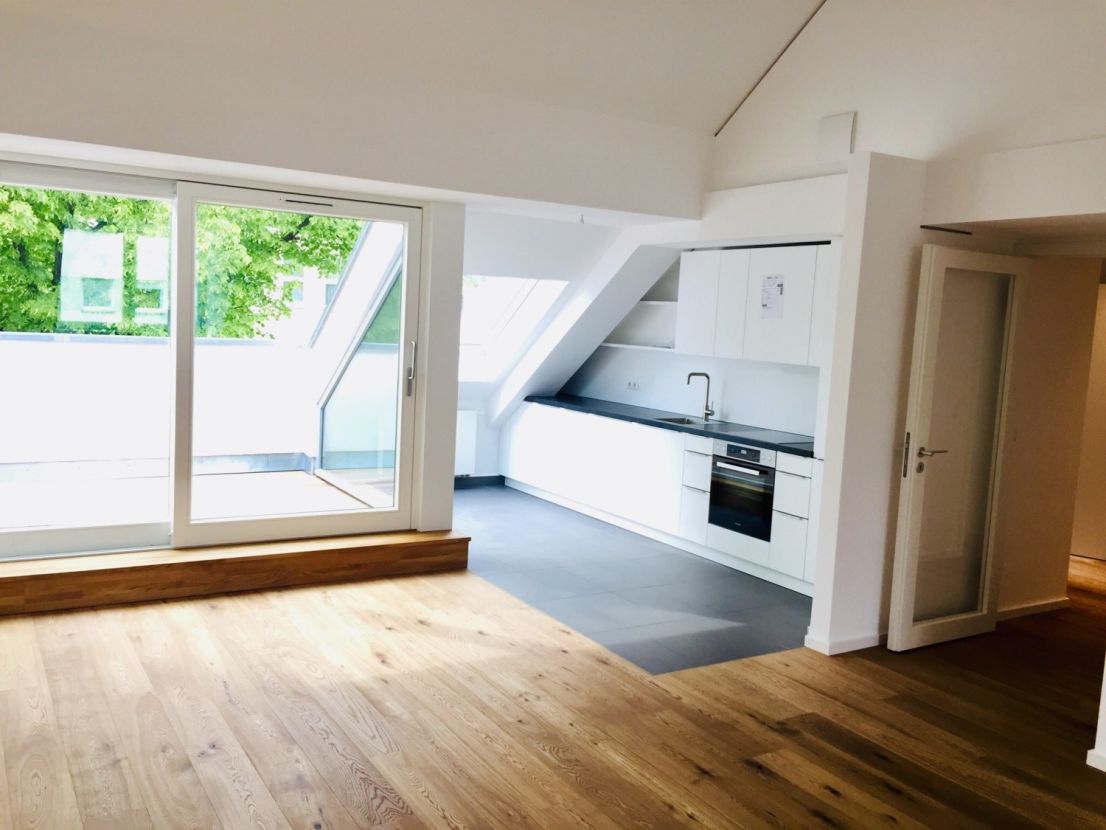 Wohnung zur Miete 900 € 4 Zimmer 124 m²<br/>Wohnfläche ab sofort<br/>Verfügbarkeit Sächsische Wilmersdorf Berlin 10713