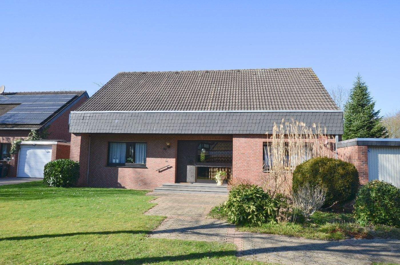 Immobilie in Wachtendonk - Hallo Familien! Großzügiges Einfamilienhaus mit Potenzial, gr. Garten und möglicher Einliegerwohnung in Wachtendonk - Bild 0