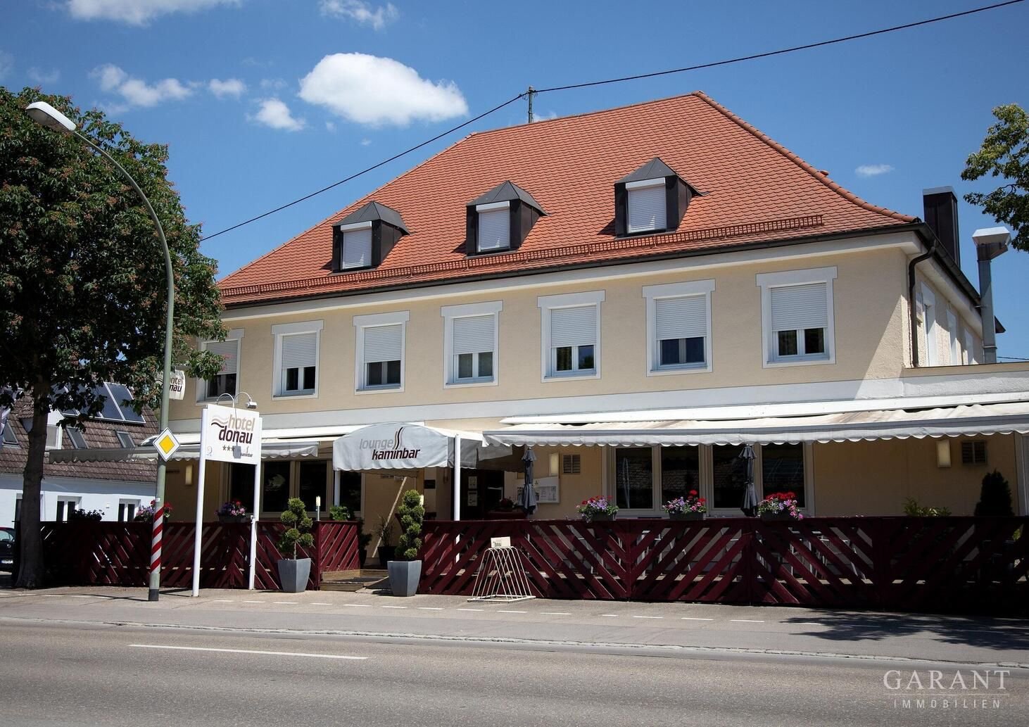 Hotel zum Kauf 1.790.000 € 143 m²<br/>Gastrofläche 2.064 m²<br/>Grundstück Auchsesheim Donauwörth 86609