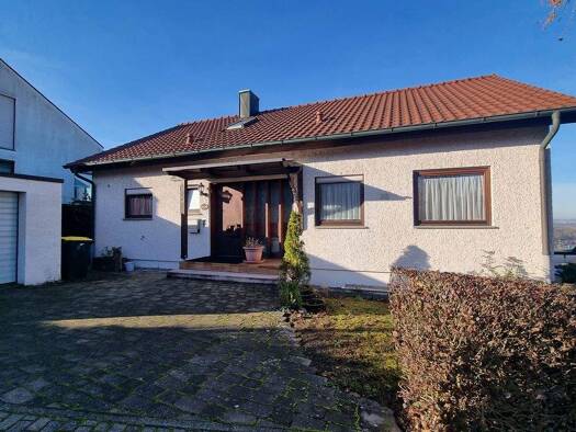 Haus zum Kauf 550.000 € 8,5 Zimmer 215,9 m² 515 m² Grundstück Gemmrigheim 74376