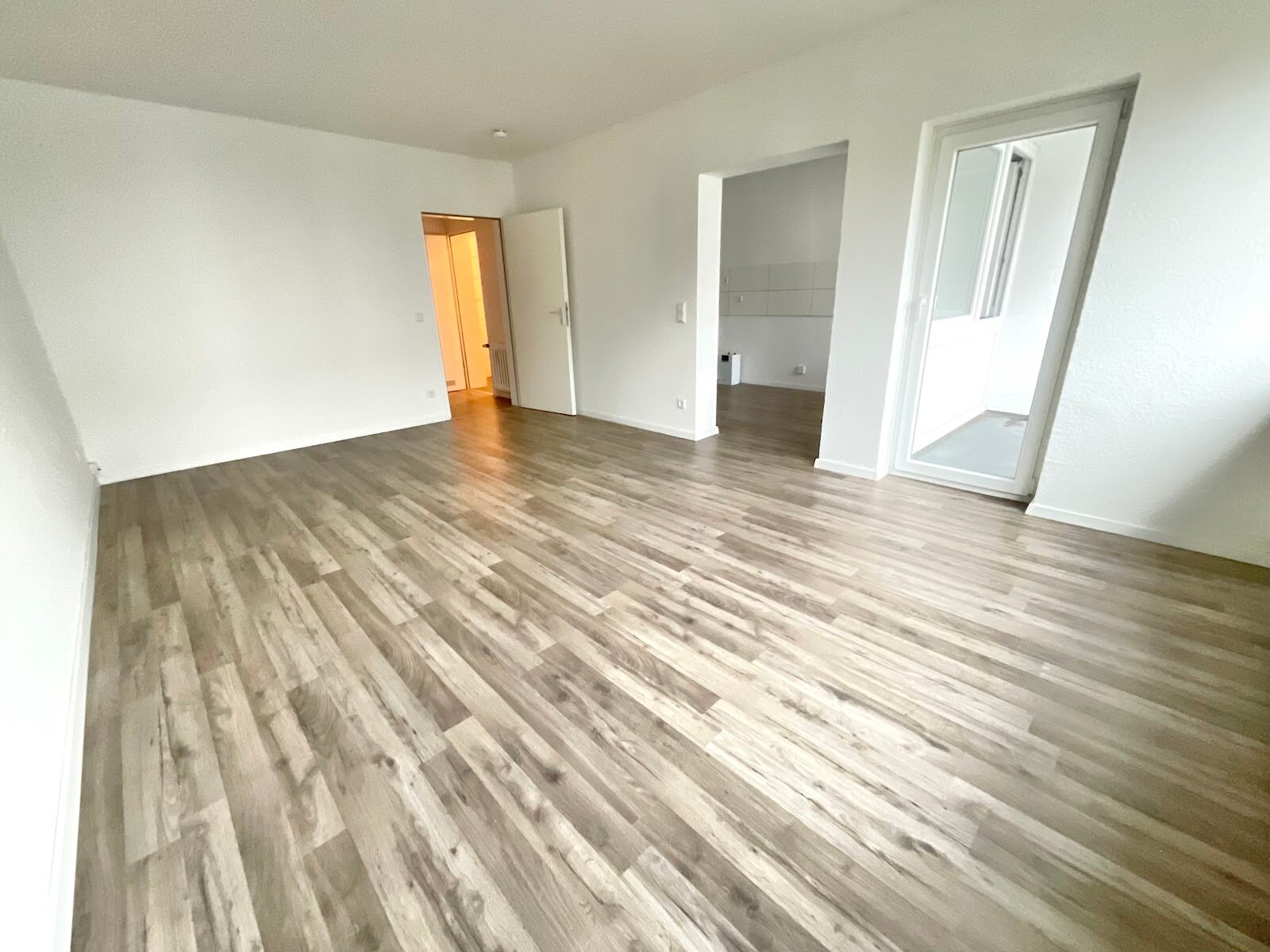 Wohnung zur Miete nur mit Wohnberechtigungsschein 309 € 2 Zimmer 56,1 m²<br/>Wohnfläche 1.<br/>Geschoss 01.02.2025<br/>Verfügbarkeit Peterstr. 14 Stadtkern - Süd Iserlohn 58636