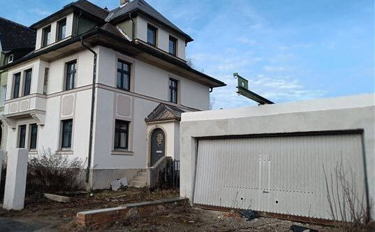 Immobilie in Helmbrechts - Achtung Kaufpreisänderung!  Stilvolles Wohnen in einem teilweise renovierten und modernisierten Stadthaus - Bild 1