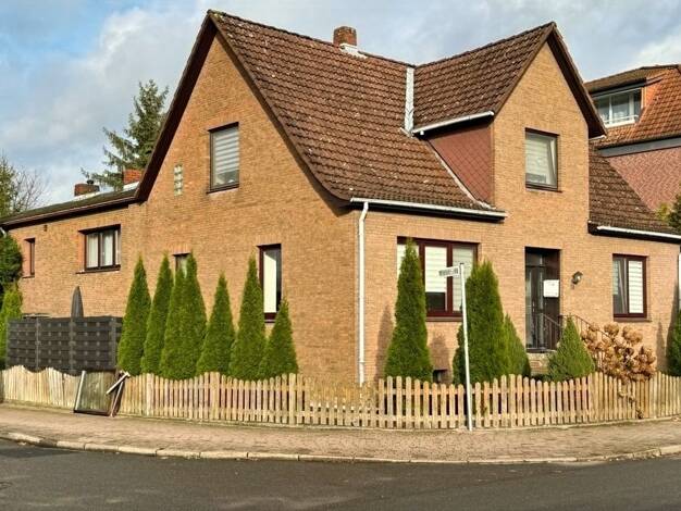Mehrfamilienhaus zum Kauf als Kapitalanlage geeignet 895.000 € 14 Zimmer 509,4 m² 852 m² Grundstück Maschen Seevetal 21220