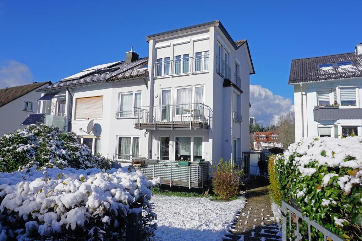 Mehrfamilienhaus zum Kauf 420.000 € 8 Zimmer 231,5 m²<br/>Wohnfläche 379 m²<br/>Grundstück Freudenstadt Freudenstadt 72250