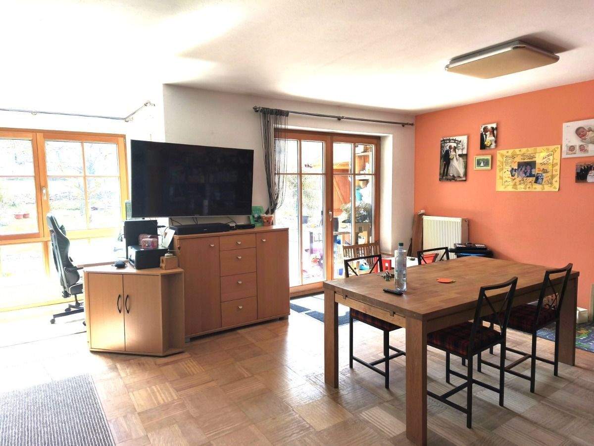 Immobilie in Kipfenberg - Mehr Raum als erwartet: Doppelhaushälfte mit ausgebautem Dachspitz und großem Hobbyraum mit Freisitz - Bild 1