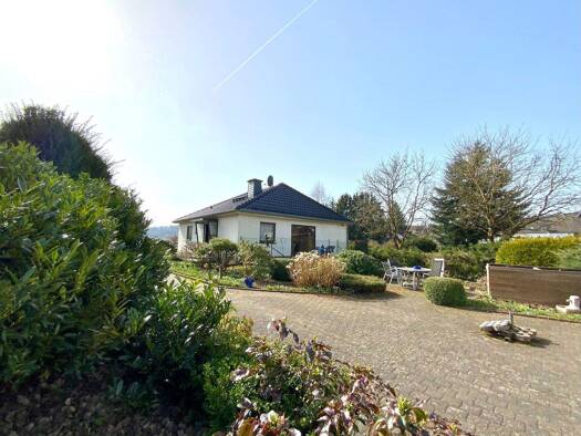 Einfamilienhaus zum Kauf 239.000 € 4 Zimmer 95 m² 1.143 m² Grundstück Neuheilenbach 54597