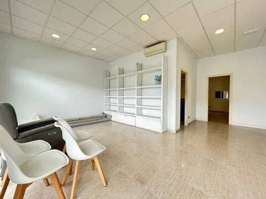 Verkaufsfläche zum Kauf 85.000 € 102 m² Verkaufsfläche Avenida De Francesc Macià Olesa de Montserrat 08640