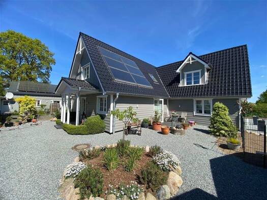 Mehrfamilienhaus zum Kauf provisionsfrei als Kapitalanlage geeignet 1.274.000 € 11 Zimmer 349 m² 1.337 m² Grundstück Wendtorf 24235