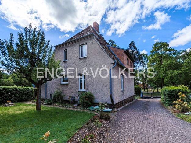 Einfamilienhaus zum Kauf 250.000 € 4 Zimmer 118 m² 759 m² Grundstück Spremberg 03130