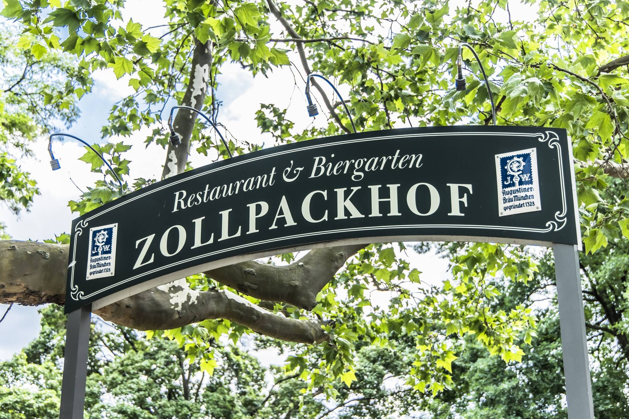 Erstbezug nach individueller Sanierung: Stuck-Altbau mit Tiergarten Blick - provisionsfrei - – Lüneburger Straße 28, 10557 Berlin – Vorschaubild 29