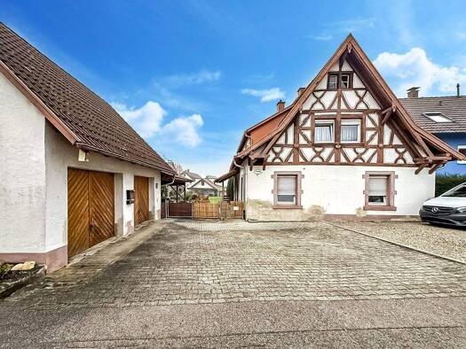 Mehrfamilienhaus zum Kauf 749.000 € 8 Zimmer 212 m² 1.118 m² Grundstück Ebringen 79285