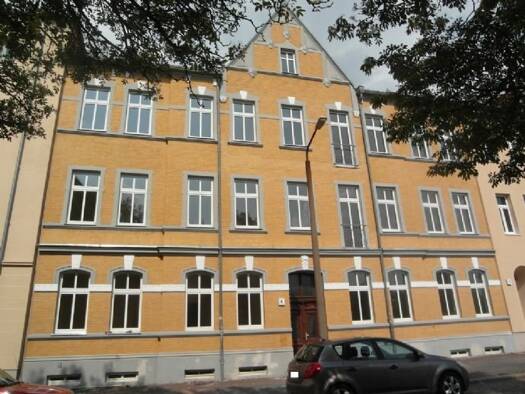 Wohnung zur Miete 533 € 2 Zimmer 76,1 m² Basedowstr. 4 Innenstadt Dessau-Roßlau 06844