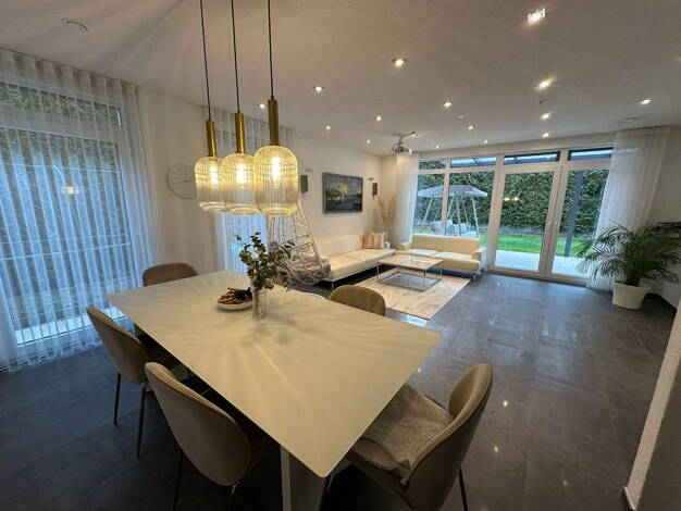 Mehrfamilienhaus zur Miete 2.500 € 6 Zimmer 150 m² 440 m² Grundstück frei ab 01.01.2027 Nürtingen Nürtingen 72622