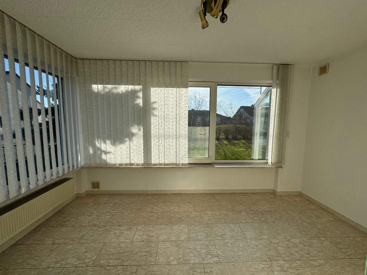 Immobilie in Burgoberbach - Raum für heute und morgen - Ihr Haus mit Perspektive in Burgoberbach mit viel Platz und PV-Anlage - Bild 4