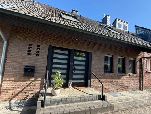 Reihenmittelhaus zum Kauf 590.000 € 4 Zimmer 150 m² 257 m² Grundstück frei ab sofort Laach Grevenbroich 41515
