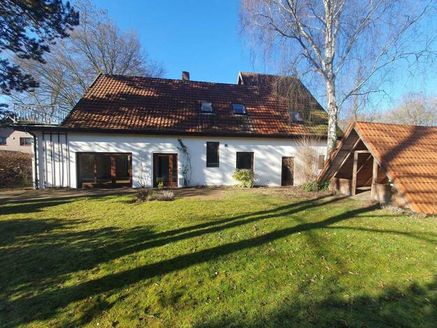 Einfamilienhaus zur Miete 2.100 € 8 Zimmer 210 m² 600 m² Grundstück frei ab 01.05.2026 St. Magnus Bremen 28759