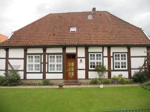 Einfamilienhaus zum Kauf provisionsfrei 210.000 € 10 Zimmer 180 m² 579 m² Grundstück frei ab sofort Alenconer Straße 14 Altstadt Quakenbrück 49610