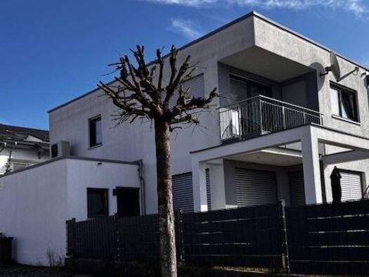 Doppelhaushälfte zur Miete 1.500 € 5 Zimmer 130 m² 246 m² Grundstück frei ab 01.04.2026 Dinkelsbühl 91550