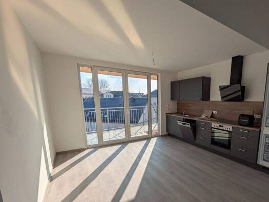 Wohnung zur Miete 1.000 € 4 Zimmer 95 m² 3. Geschoss frei ab 01.05.2026 Schillerstraße 15 Freiberg 09599