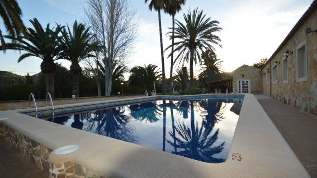 Haus zum Kauf 2.800.000 € 36 Zimmer 1.458 m² 2.700 m² Grundstück Font de Sa Cala 07589