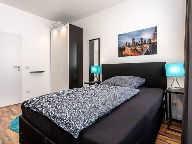 WG-Zimmer zur Miete Wohnen auf Zeit 500 € 16 m² 3. Geschoss frei ab 11.03.2026 Elbestraße 3.OGre Bahnhofsviertel Frankfurt am Main 60329