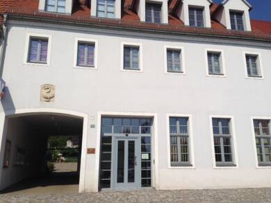 Wohnung zur Miete 270 € 2 Zimmer 49,7 m² Dachgeschoss, 2. Geschoss frei ab sofort Markt 14 Strehla Strehla 01616