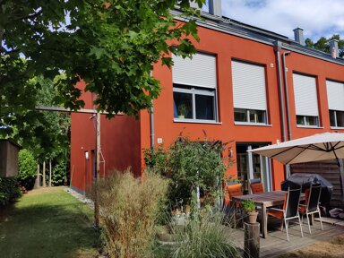 Reihenendhaus zur Miete 2.500 € 6 Zimmer 134 m² 247 m² Grundstück frei ab 01.06.2025 Erlenstegen Nürnberg 90491