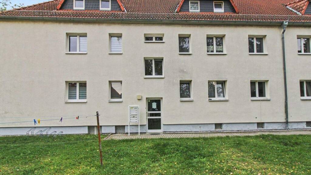 Wohnung zum Kauf 59.000 € 2 Zimmer 42,2 m² 2. Geschoss Zwenkau 04442