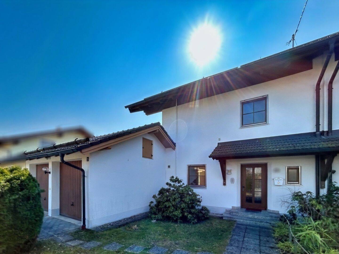 Immobilie in Ainring - Charmante Doppelhaushälfte in Ainring mit Bergblick - Bild 0