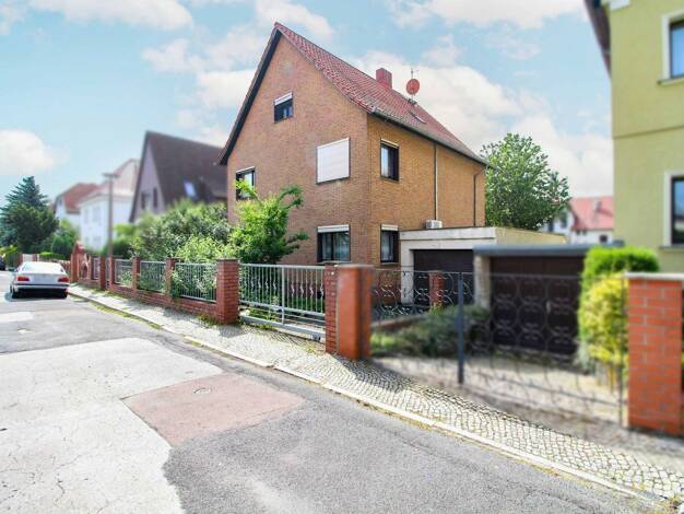Villa zum Kauf 359.000 € 8 Zimmer 180,1 m² 634,1 m² Grundstück Leipziger Str. Magdeburg 39112