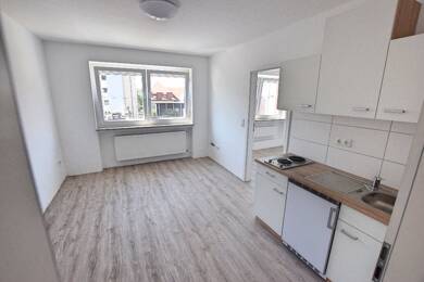 Studio zur Miete 450 € 1,5 Zimmer 25 m² 1. Geschoss frei ab 01.08.2025 Grombühl Würzburg 97080