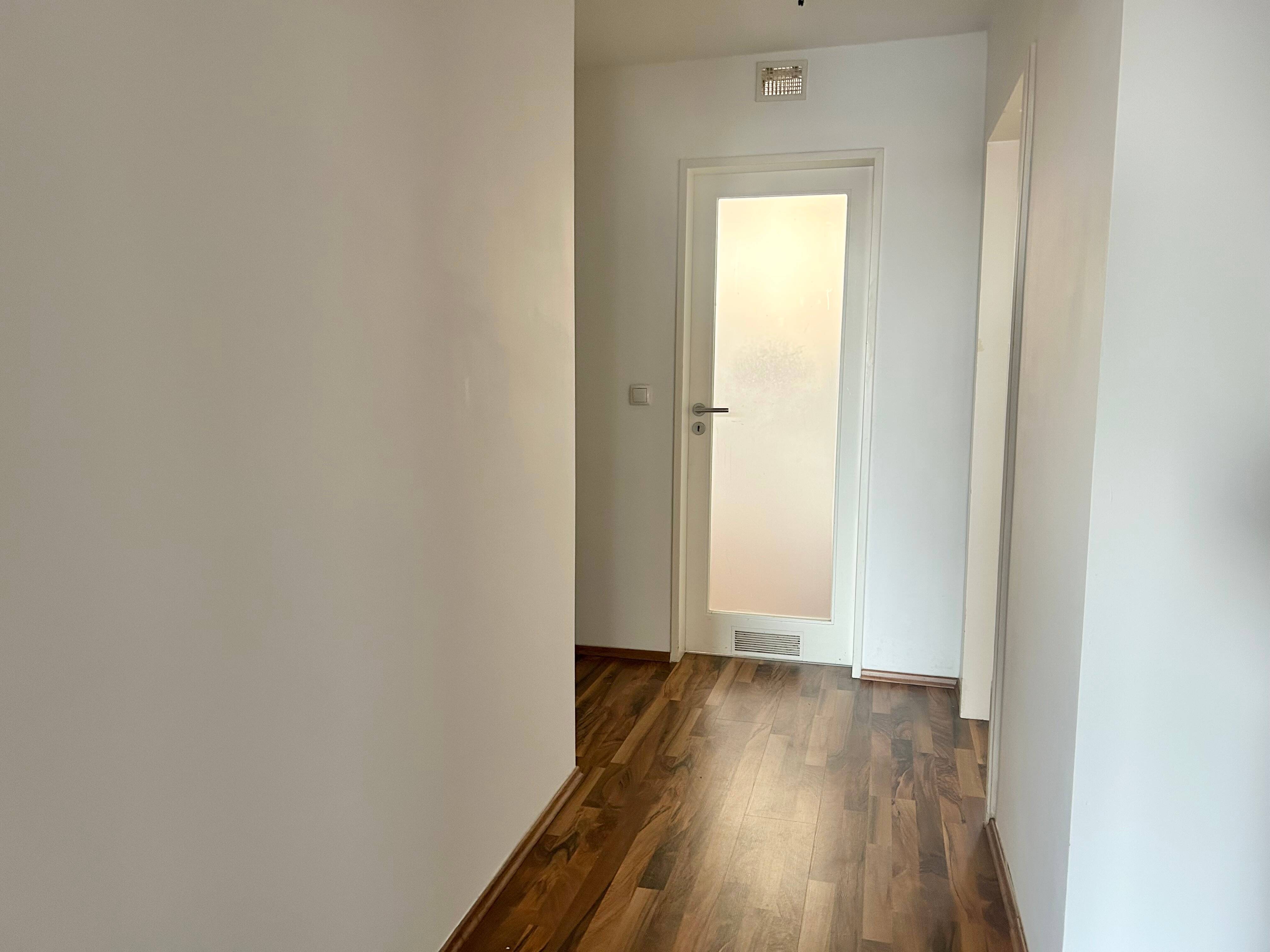 ***COMING HOME*** GEPFLEGTE 2 ZIMMER WOHNUNG IN TOP LAGE – Sulzbacher Str. 27/31, 90489 Nürnberg – Vorschaubild 2