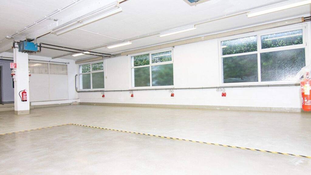 Lagerhalle zur Miete 5,26 € 246 m² Lagerfläche Bad Vöslau 2540