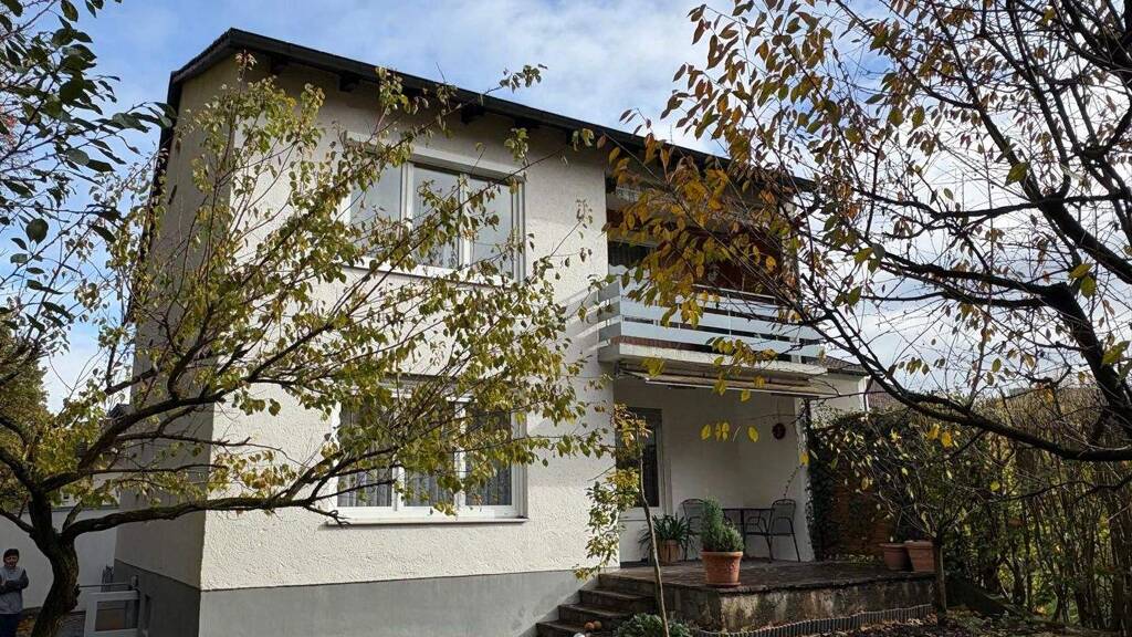 Mehrfamilienhaus zum Kauf als Kapitalanlage geeignet 499.000 € 8 Zimmer 182 m² 356 m² Grundstück Weningstraße 12 West Landshut 84034