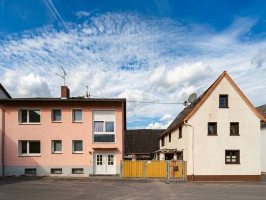 Einfamilienhaus zum Kauf 529.000 € 10 Zimmer 252,5 m² 1.350 m² Grundstück Niederauroff Idstein 65510